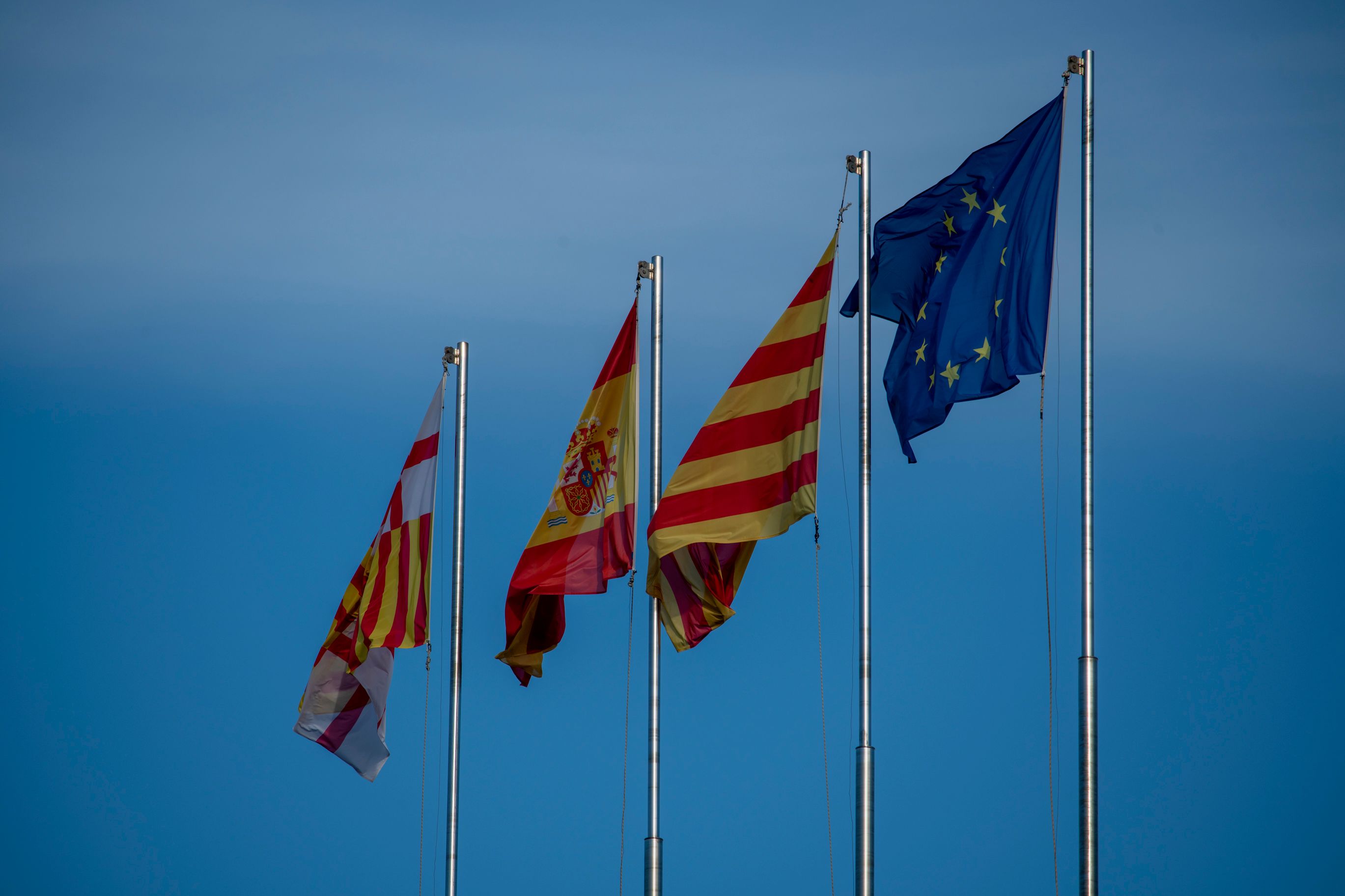 Spain bans chatbot-only support, sets a 3-minute reply rule